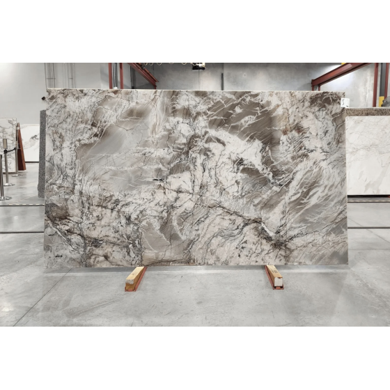 CRISTALLO BASEL POLISHED QUARTZITE 