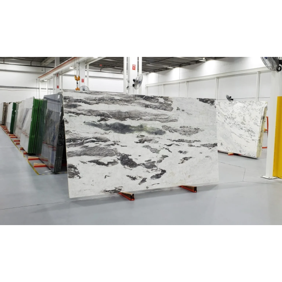 PYTHON WHITE POLISHED QUARTZITE 