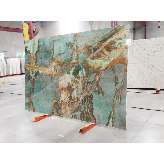 BORNEO POLISHED QUARTZITE 