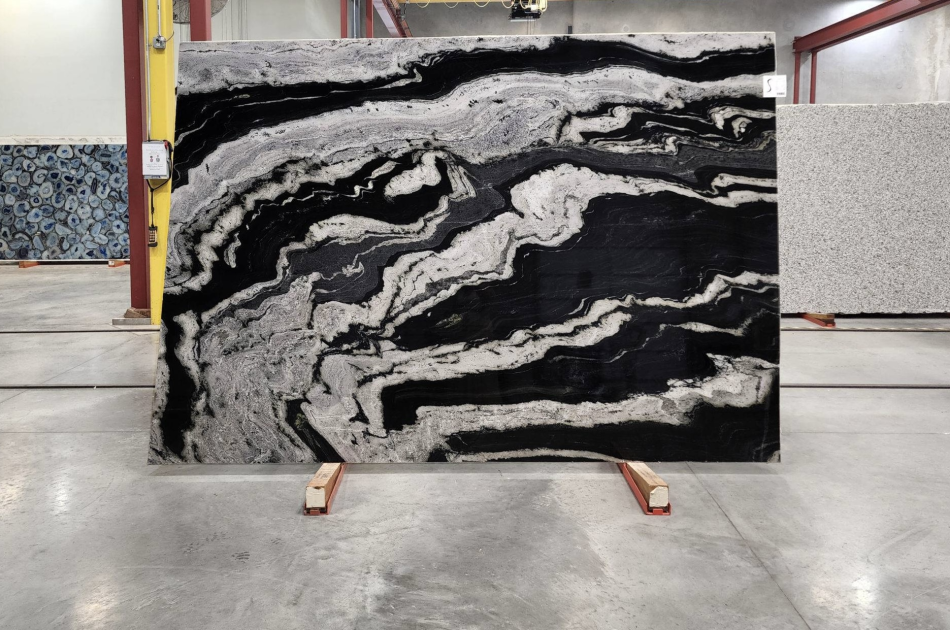 PROMENADE POLISHED GRANITE 