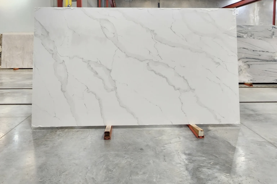 CALACATTA TIVOLI SUPER JUMBO POLISHED QUARTZ 