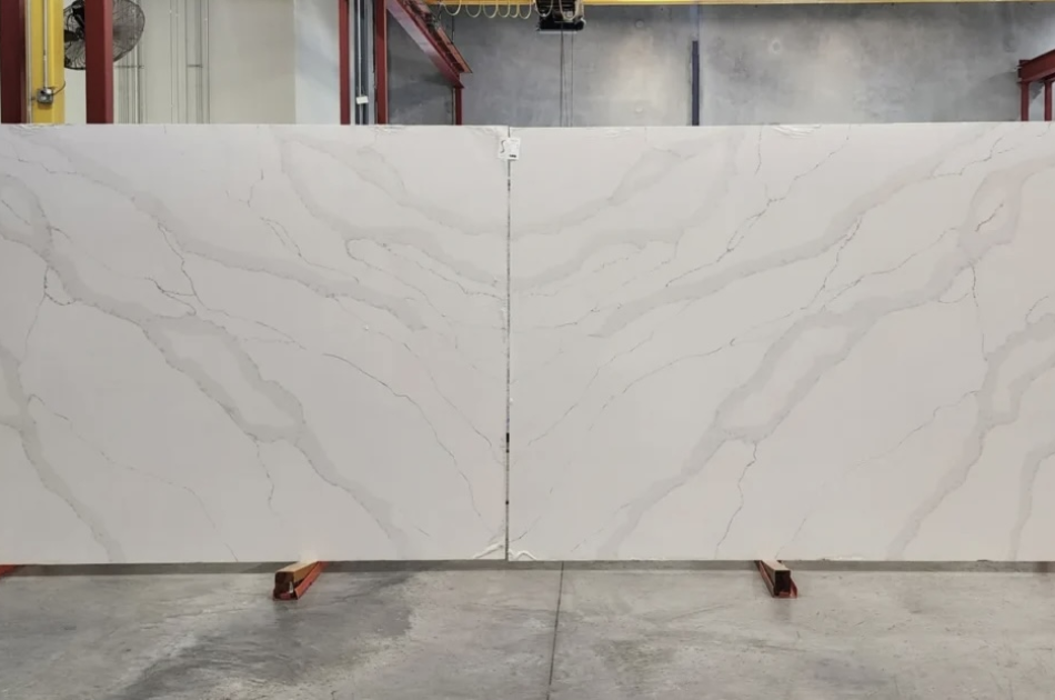 CALACATTA TIVOLI SUPER JUMBO POLISHED QUARTZ 