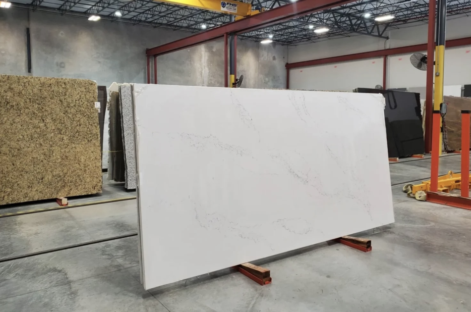 HANSTONE CHANTILLY JUMBO QUARTZ 