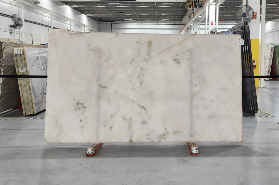 CRISTALLO BLUSH POLISHED QUARTZITE 