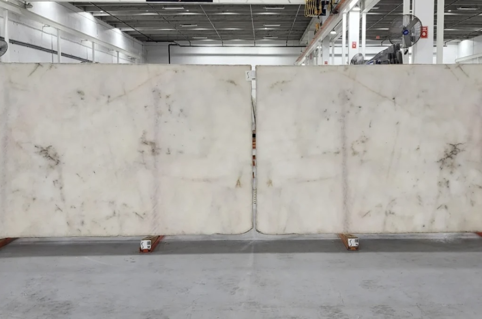 CRISTALLO BLUSH POLISHED QUARTZITE 