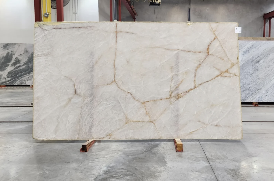 CRISTALLO VENA ORO POLISHED QUARTZITE 