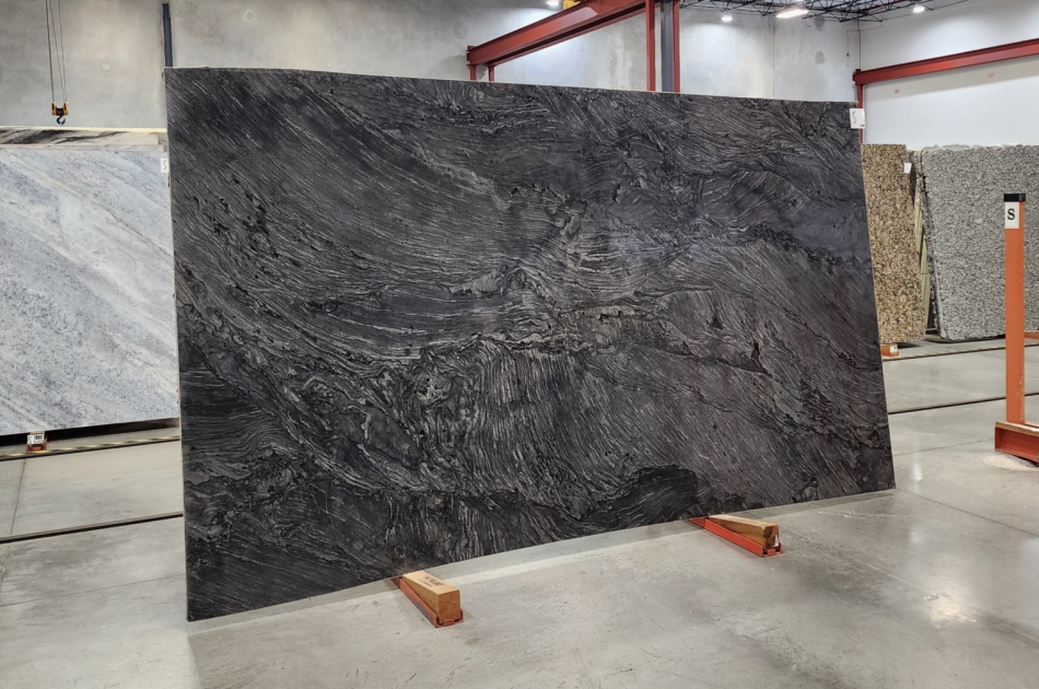ADAMANTIUM POLISHED QUARTZITE 