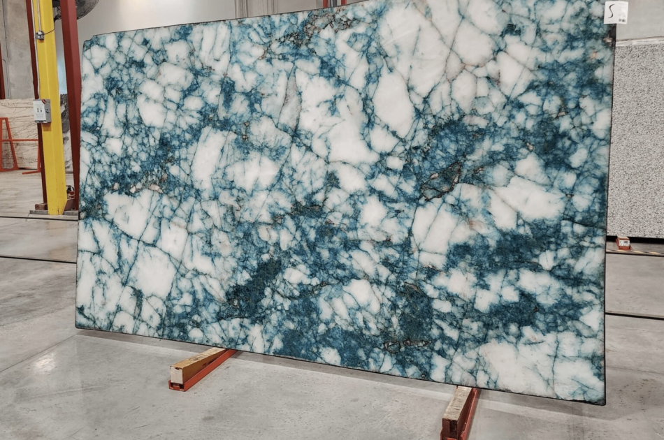 CRISTALLO TURQUOISE POLISHED QUARTZITE 