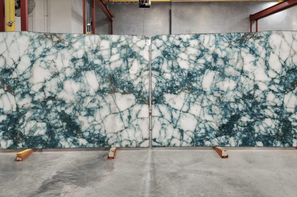CRISTALLO TURQUOISE POLISHED QUARTZITE 