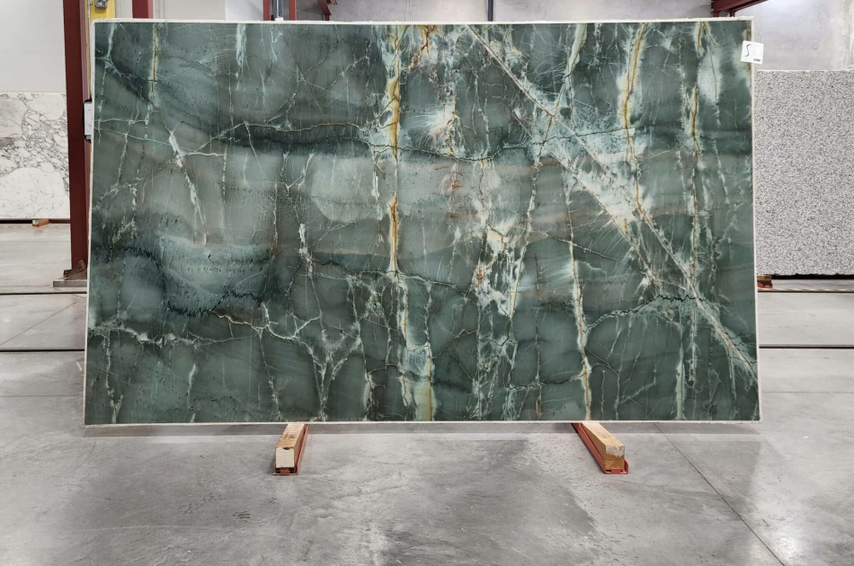 AALBORG POLISHED QUARTZITE 