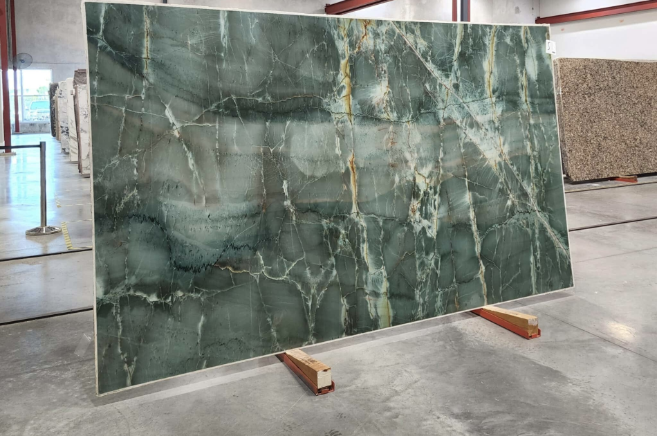 AALBORG POLISHED QUARTZITE 