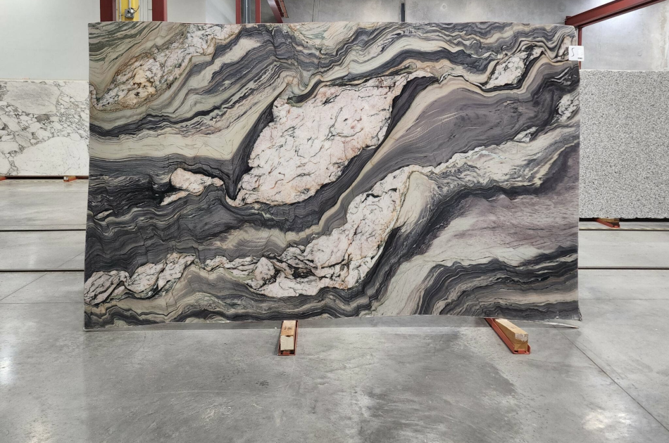 ABRUZZO CRYSTAL POLISHED QUARTZITE 