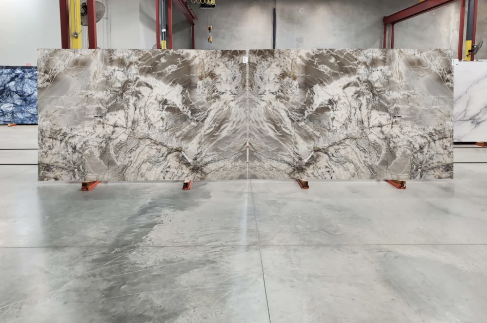 CRISTALLO BASEL POLISHED QUARTZITE 