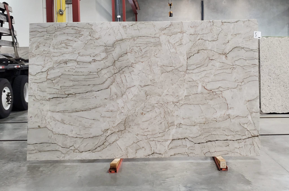 TAHITÍ POLISHED QUARTZITE 