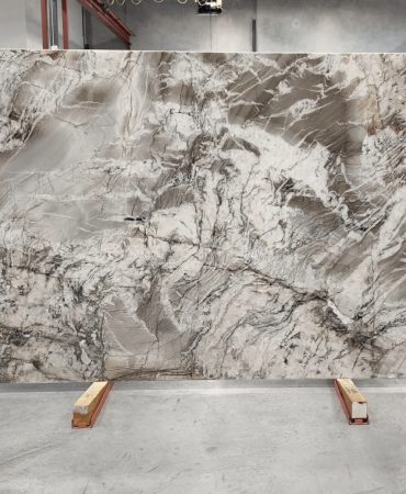 CRISTALLO BASEL POLISHED QUARTZITE 