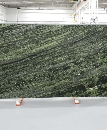 EMERAUDE POLISHED QUARTZITE 